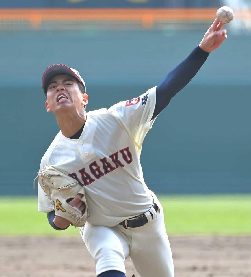 　力投する浦和学院・宮城