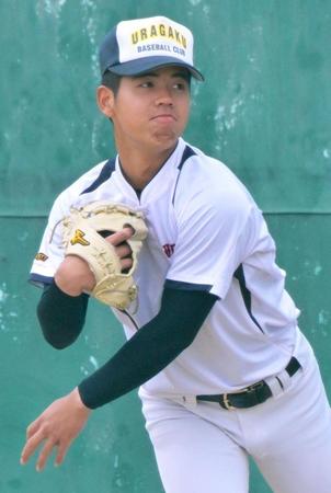 キャッチボールする浦和学院の宮城（代表撮影）