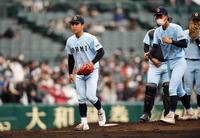 　３回、大阪桐蔭・松尾の２ランで４点目を失い、降板する近江・山田