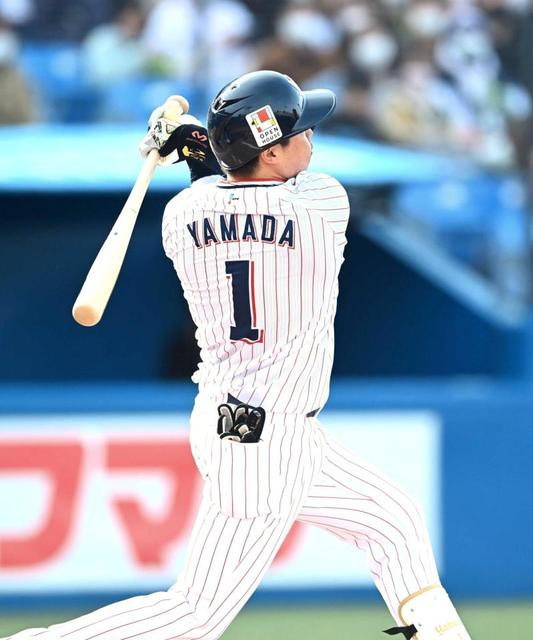 ヤクルト・山田が通算250号 球団初の20代で達成 節目の一発でサヨナラ勝ち導いた