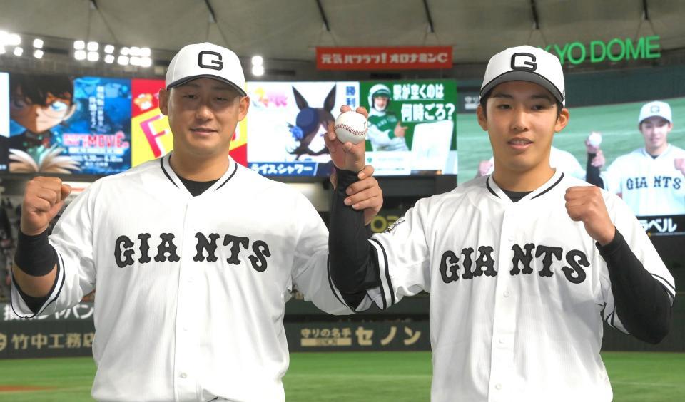 先制の満塁本塁打を放った中田（左）とプロ勝利を挙げた赤星（撮影・堀内翔）