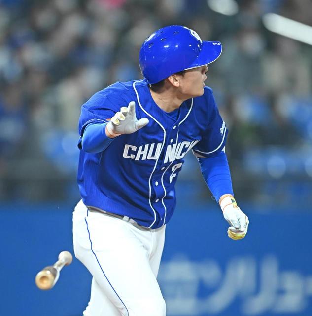 中日　石川昂が待望のプロ１号！八回に勝ち越しの値千金弾