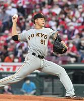 　広島打線を相手に力投する先発の堀田（撮影・立川洋一郎）