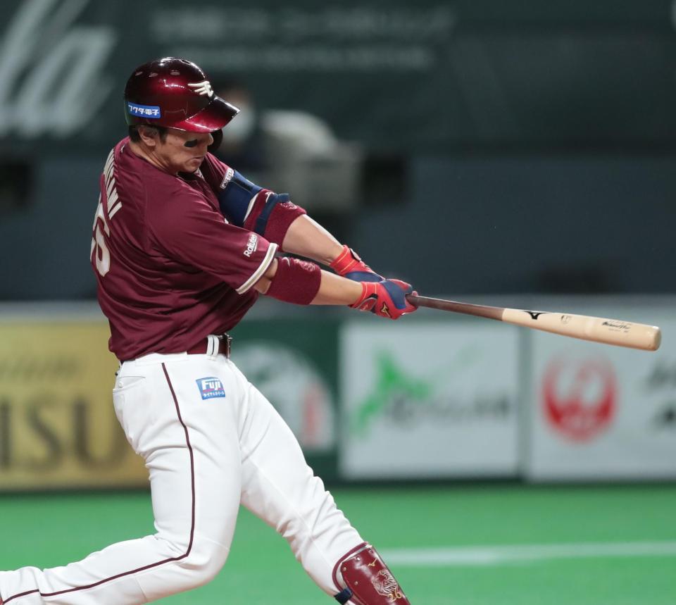 　２回、同点ソロ本塁打を放った炭谷（撮影・中島達哉）