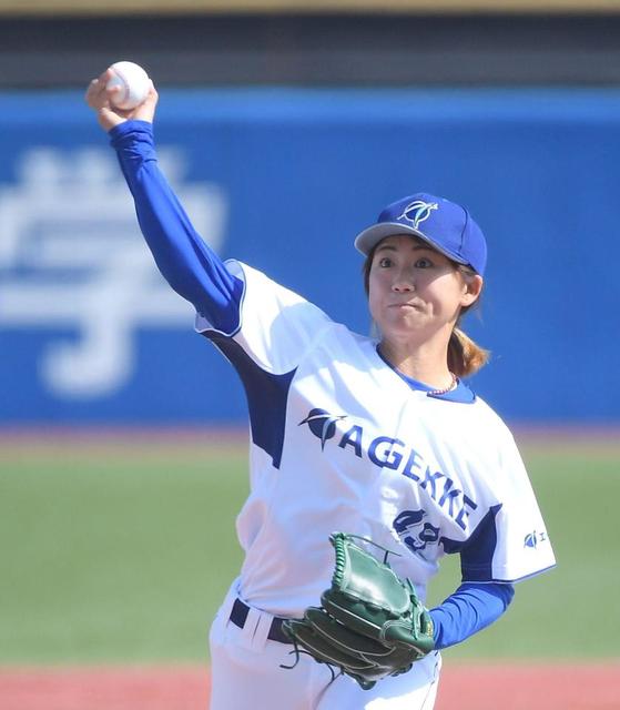 「ナックル姫」こと吉田えり投手が「満点」始球式　東都大学野球