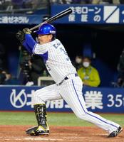 ８回、代打藤田が左前に安打を放つ