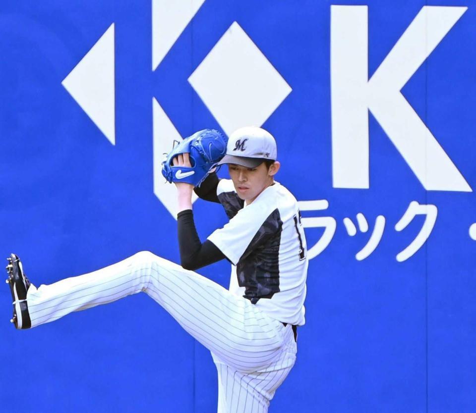 　キャッチボールする佐々木朗