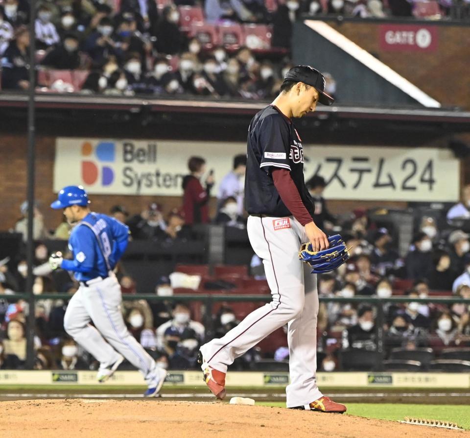 　３回、近藤に先制２ランを許しうなだれる高田孝（撮影・高石航平）