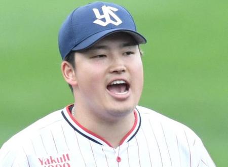 　ニューバランスジャパンとアパレル契約を結んだ村上