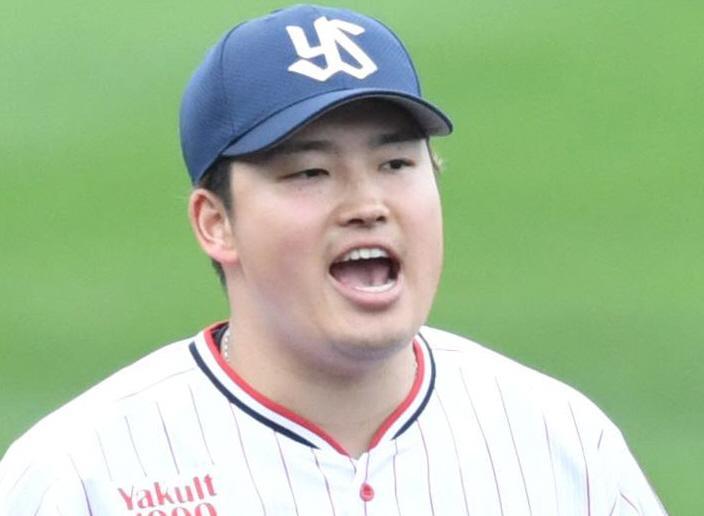 　ニューバランスジャパンとアパレル契約を結んだ村上