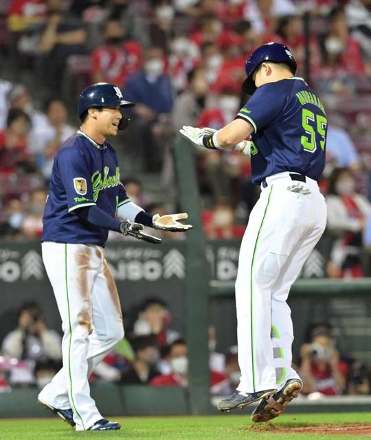 今季２度目“ＹＭ砲”でヤクルト快勝　山田５号先制Ｖ弾、村上６号２ラン