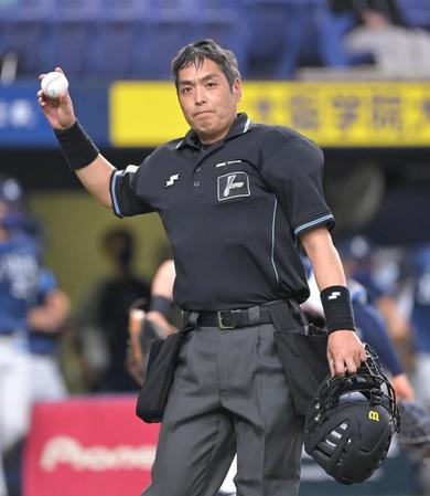 　オリックス対西武戦の球審を務めた白井審判員（撮影・高部洋祐）