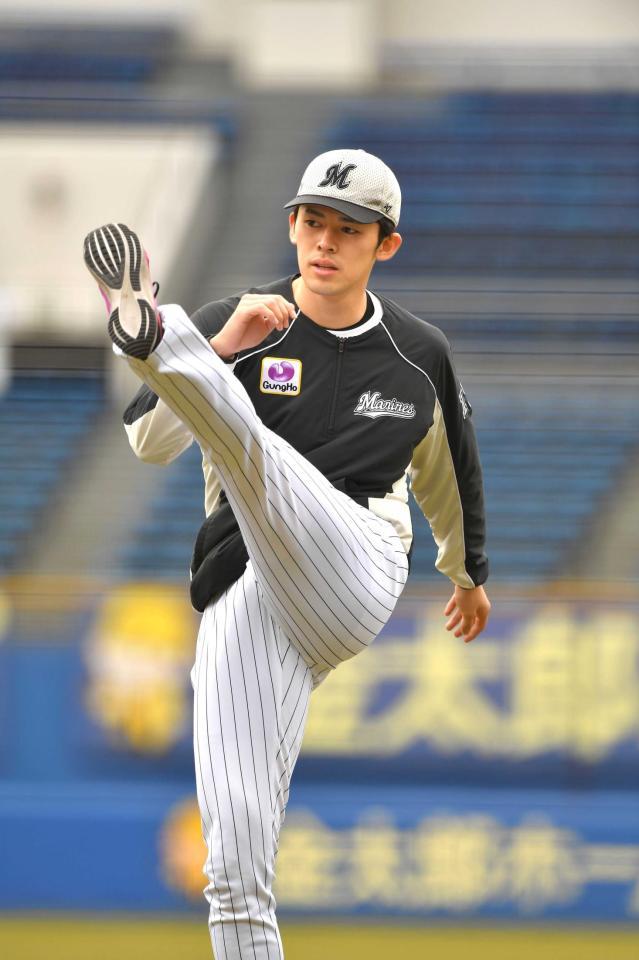 　６日の先発も決まり、調整に余念のない佐々木朗（撮影・出月俊成）