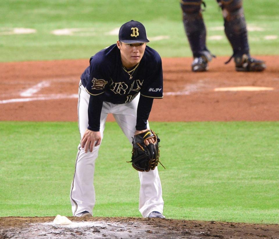 ６回、柳田に満塁本塁打を浴び、がっくりの山本