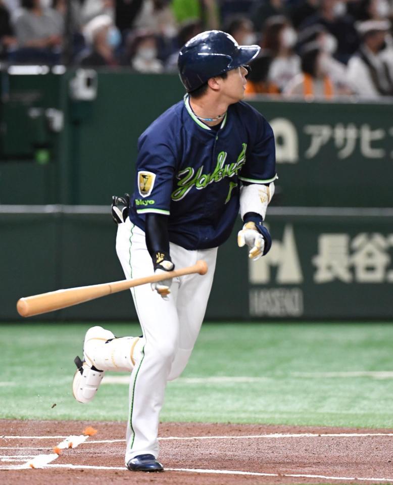 １回、山田は左越えに先制の６号２ランを放つ（撮影・佐藤厚）