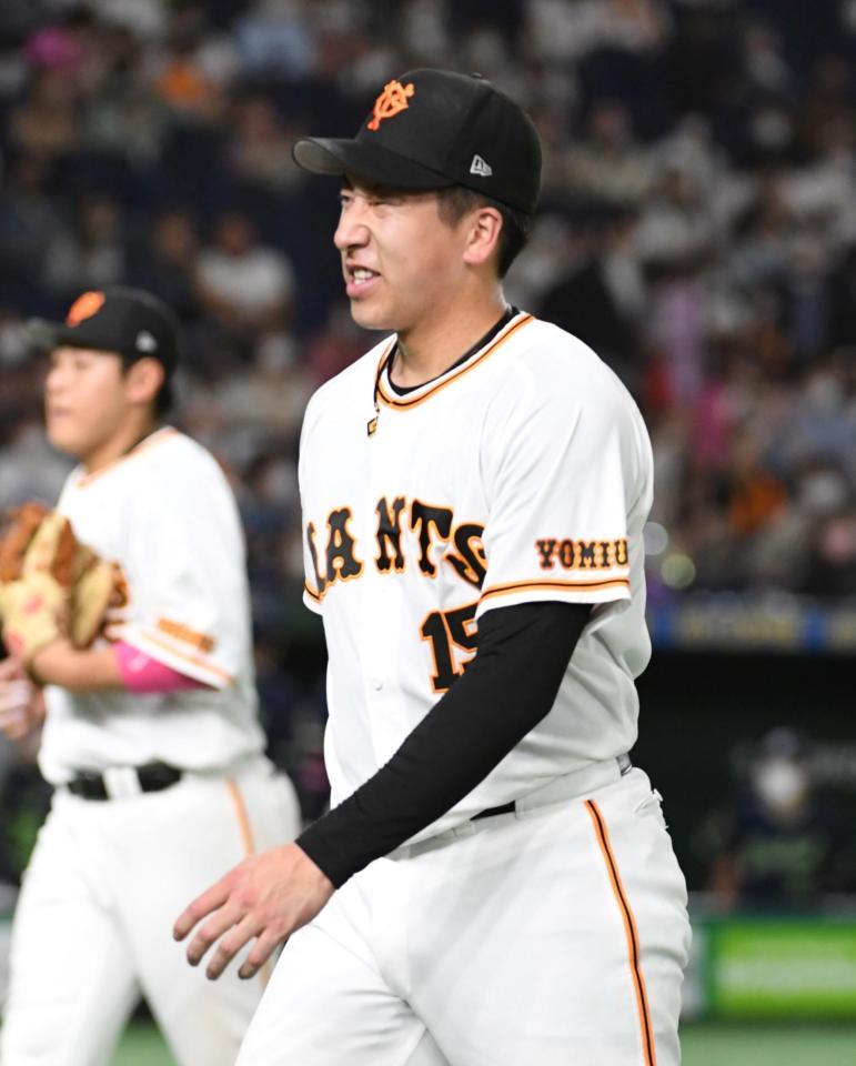 　９回、４連打を浴び、ヤクルトに逆転を許した大勢（撮影・佐藤厚）