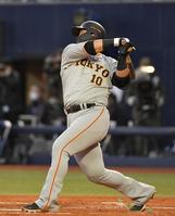 　２回、右前安打を放つ中田（撮影・伊藤笙子）