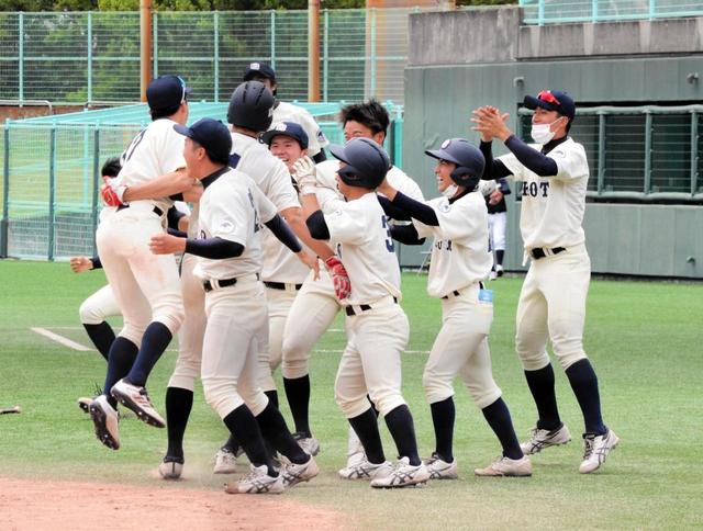 京大が立命大にサヨナラ勝ち　優勝への望みもつなぐ　関西学生野球