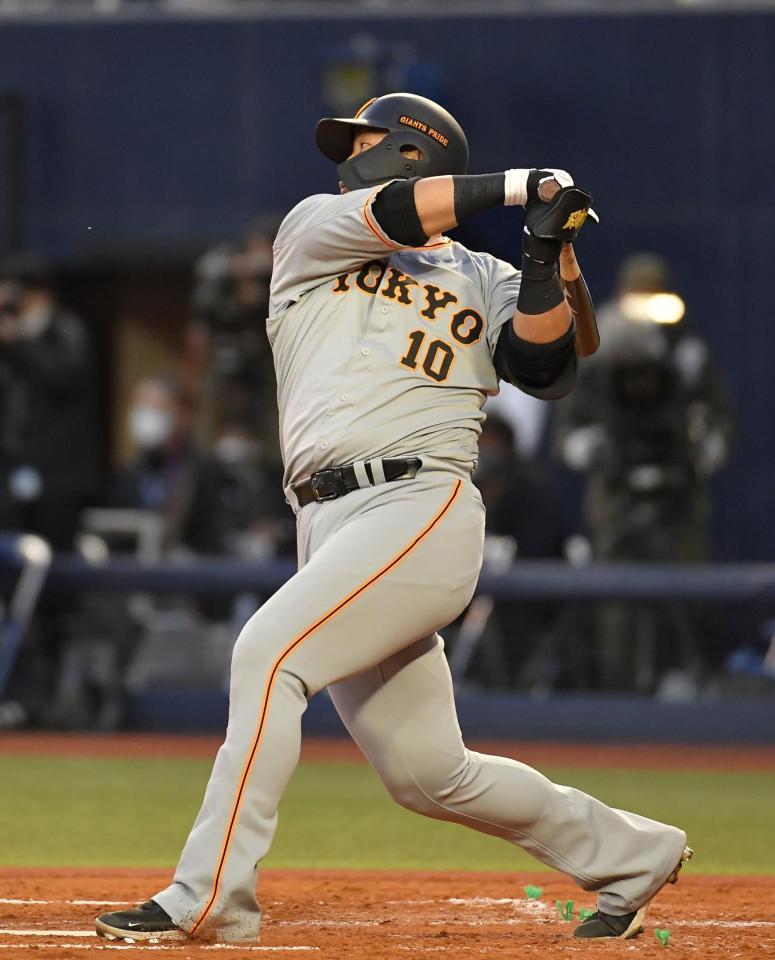 　２回、右前安打を放つ中田（撮影・伊藤笙子）