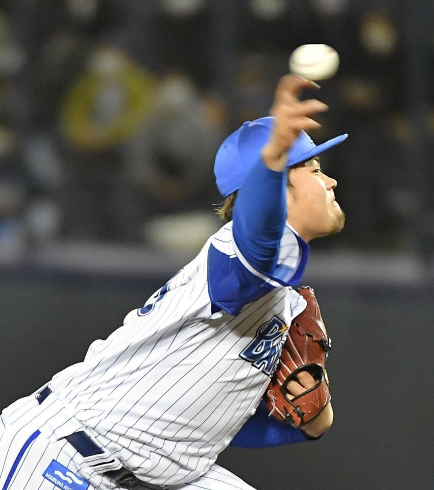 　８回を投げる伊勢（撮影・伊藤笙子）