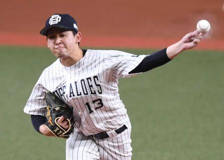 　先発し力投する宮城