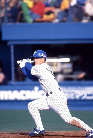 レジェンドＯＢ一打席対決で戸叶尚氏と対戦が決まったＤｅＮＡ・石井琢郎野手総合コーチ＝（写真・球団提供）