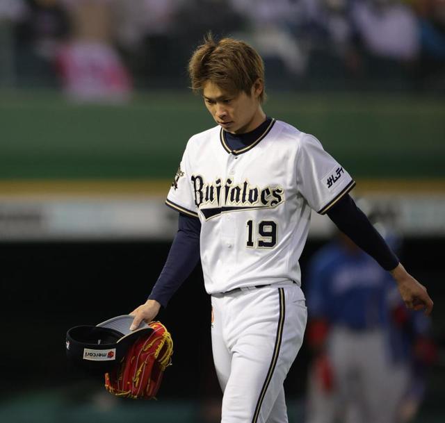 オリックス 山岡が危険球退場 日本ハム 野村の顔面に死球 帽子取り歩み寄る 野球 デイリースポーツ Online