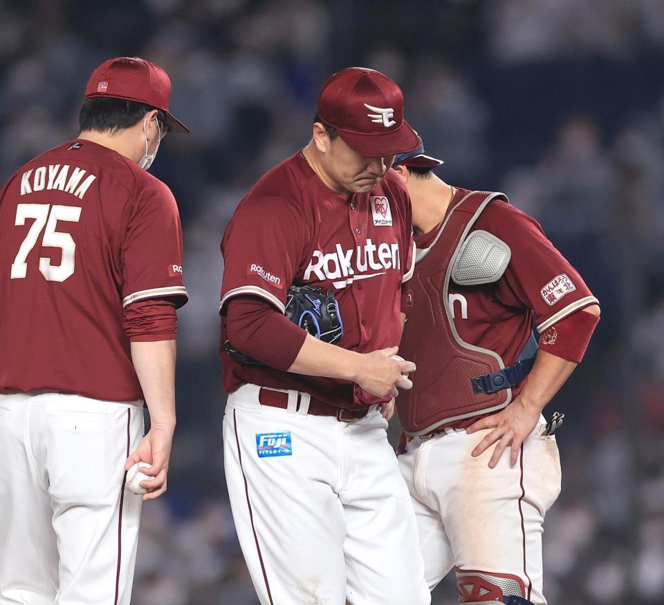 ７回、逆転を許し降板する田中将