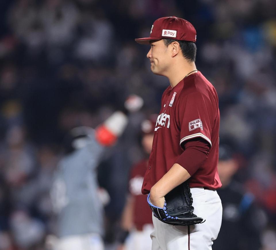 ７回、勝ち越し打を許した田中将＝ＺＯＺＯマリン