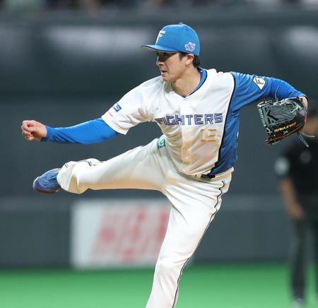 　力投する上沢（撮影・中島達哉）