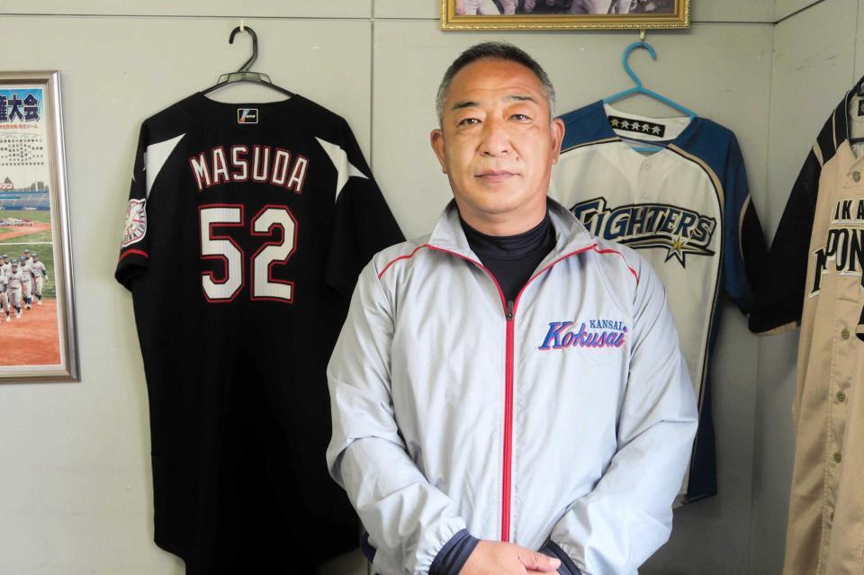 　教え子・大勢の活躍にエールを送る関西国際大・鈴木監督