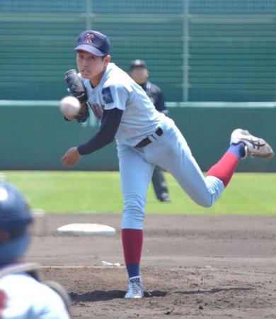 　粘り強い投球を見せた近大・久保