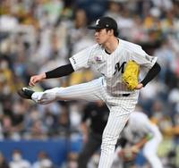 力投する佐々木朗（撮影・開出牧）