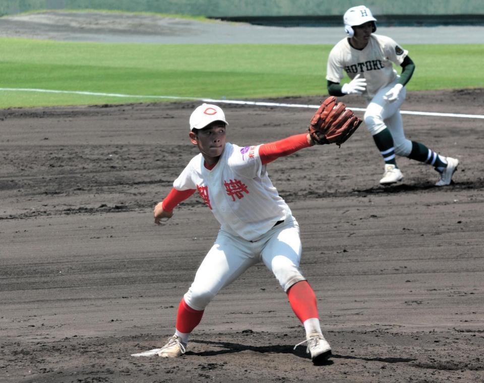 　粘り強い投球を見せた智弁和歌山・塩路