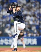 　通算２００セーブを決めた平野佳（撮影・高石航平）