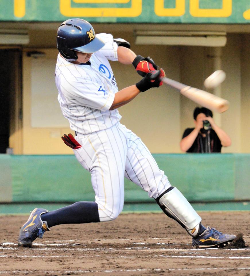 　同点ソロを放ったＮＴＴ西日本・平良