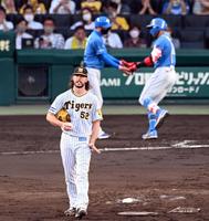 　３回、ウィルカーソンは万波にソロを許す（撮影・山口登）