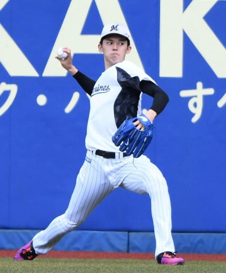 １１日の先発に向けて調整する佐々木朗