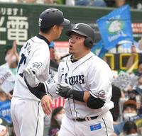 　３回、２ランを放ち三塁を回る山川（撮影・堀内翔）