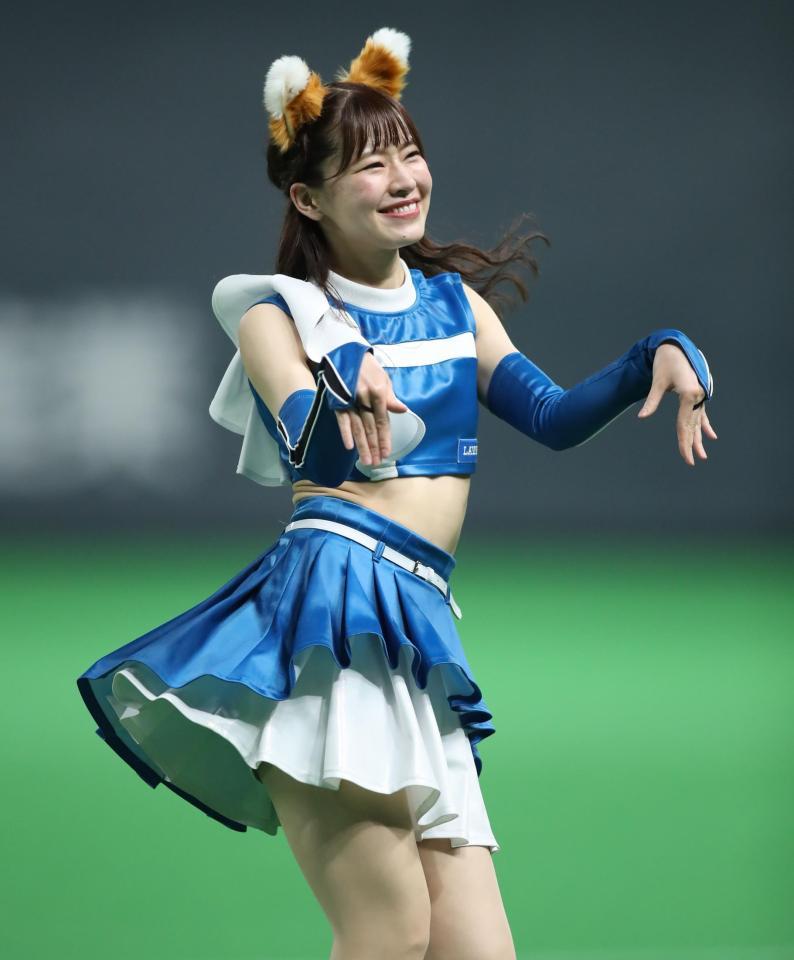 話題のきつねダンス テレビでも 異例 の生中継 普通イニング間ｃｍなのに 野球 デイリースポーツ Online