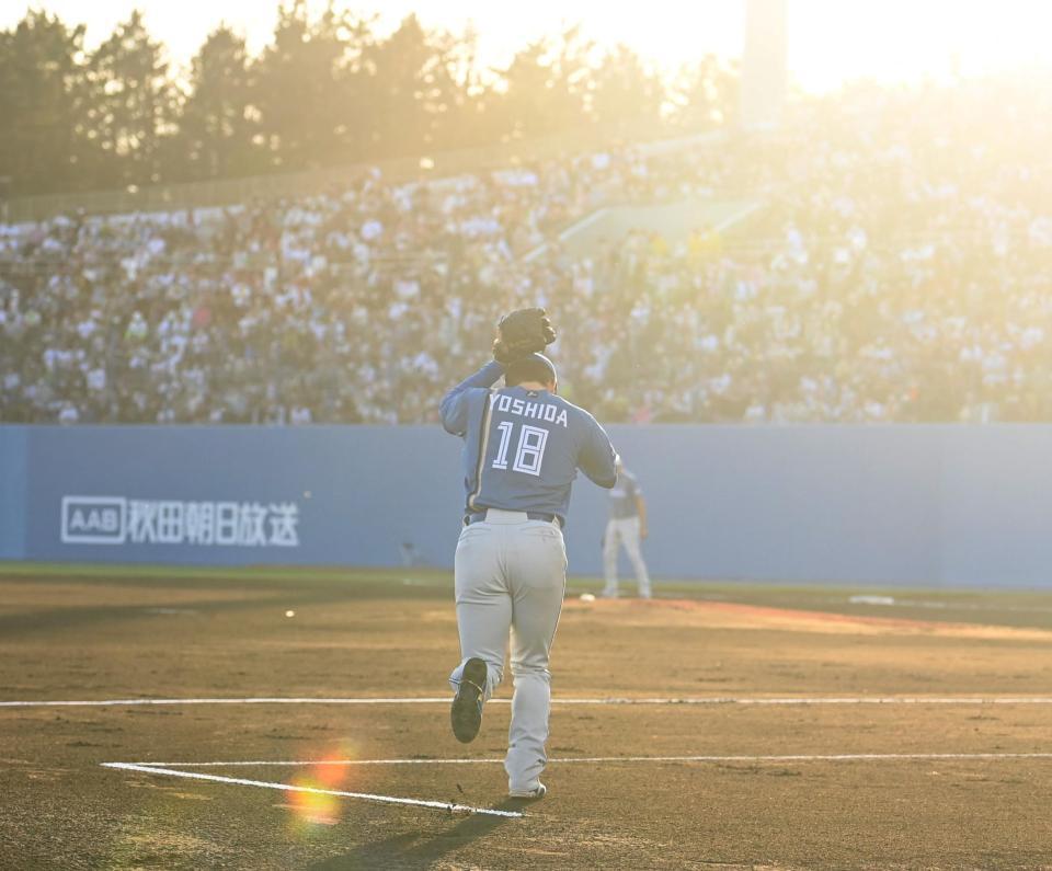 　地元秋田で先発のマウンドに上がる吉田（撮影・高石航平）