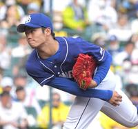 　６回から登板する根尾（撮影・北村雅宏）