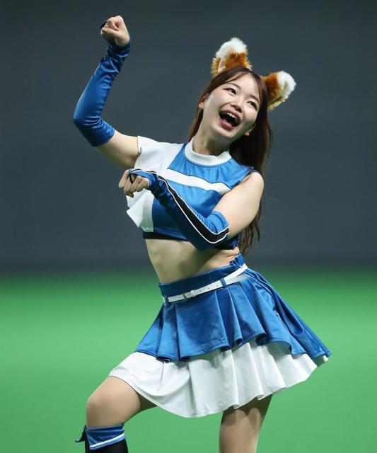 球団公式きつねダンス囲まれ動画が凄い ３６０度ファイターズガールに囲まれる没入感に 神動画 の声 野球 デイリースポーツ Online