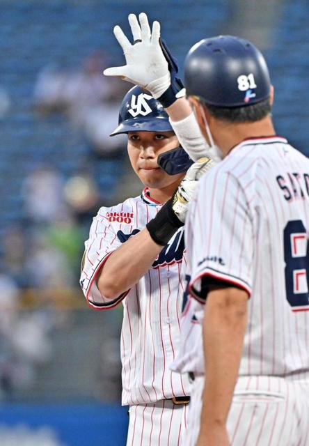 強いヤクルト　初回から５得点の猛攻　山田＆青木が適時打　中村は３号２ラン