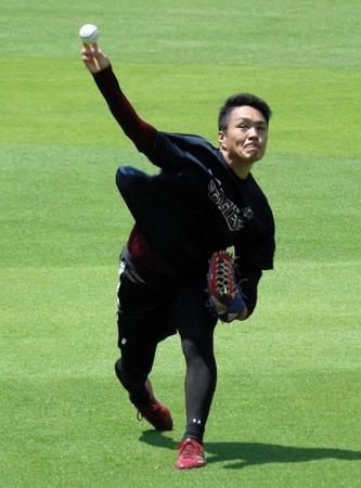 　５日のソフトバンク戦（弘前）へ向け調整を行った則本