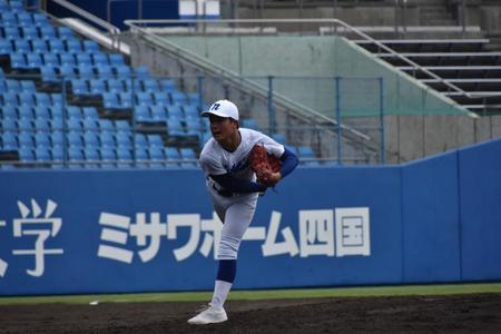 １０奪三振の好投を見せた新田の向井駿貴