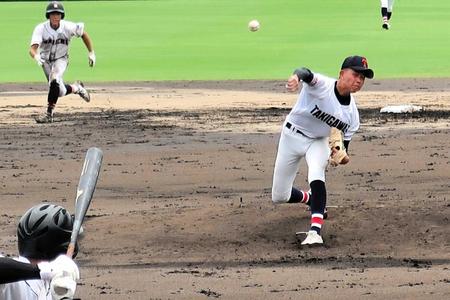 　５回１失点の力投だった滝川二・坂井