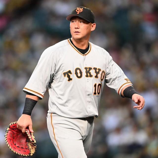 【写真】失策演じて交代の中田　放心の態