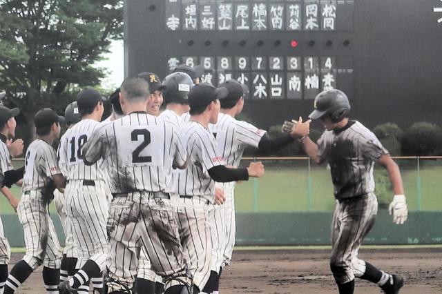 雲雀丘学園が延長12回サヨナラ勝ち　昨年急逝の恩師・高橋部長へ「良い報告ができた」