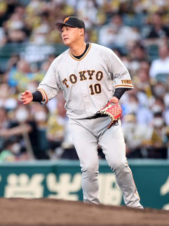 ２回、近本の一ゴロを失策した中田